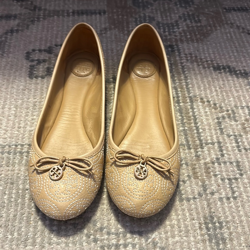 Tory Burch Bow Logo Ballet Flats, size 8
